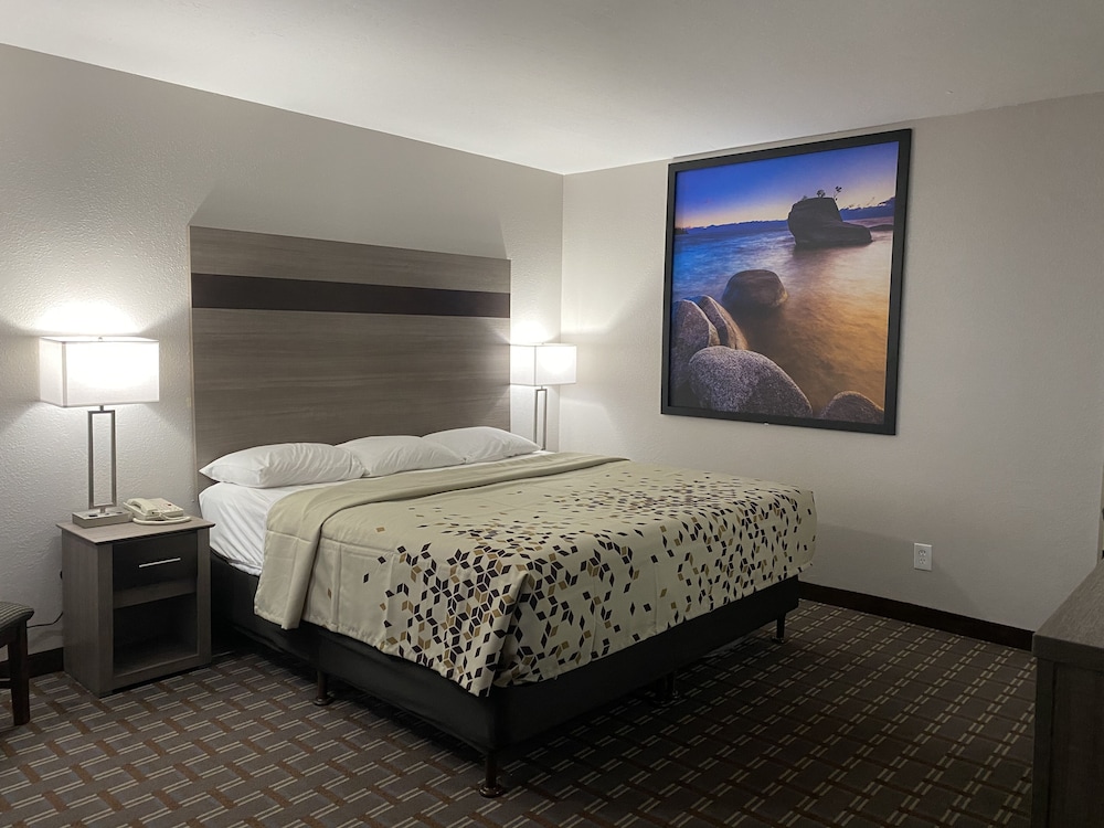 Standard Room, 1 King Bed