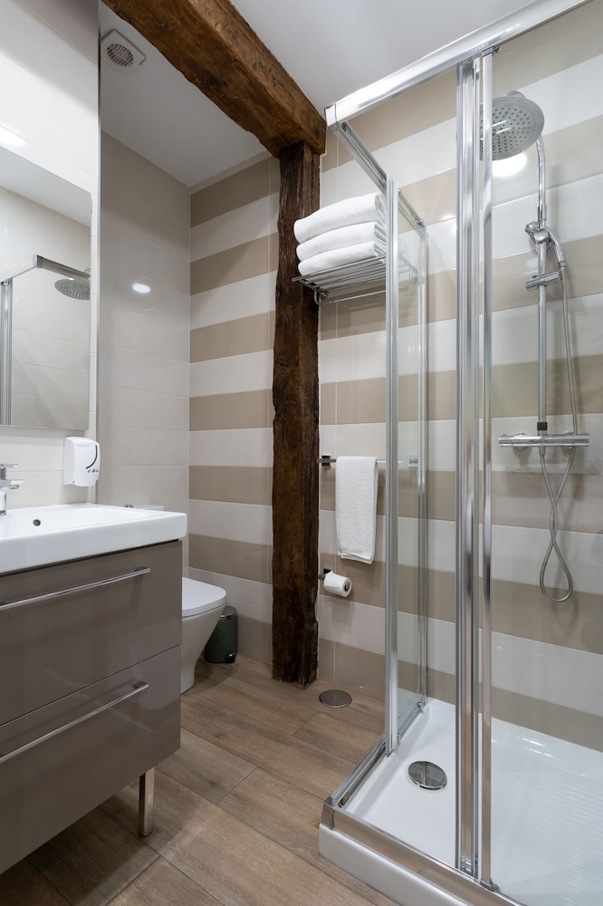 Deluxe Apartment, Private Bathroom (Amarillo) - Photo 3