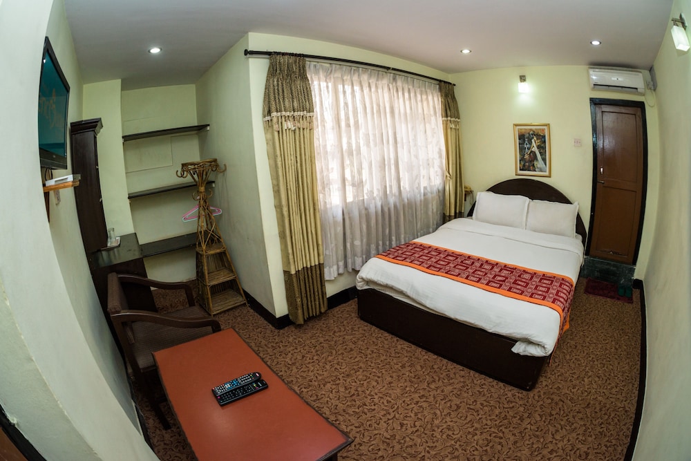 Standard Double Room - Photo 9