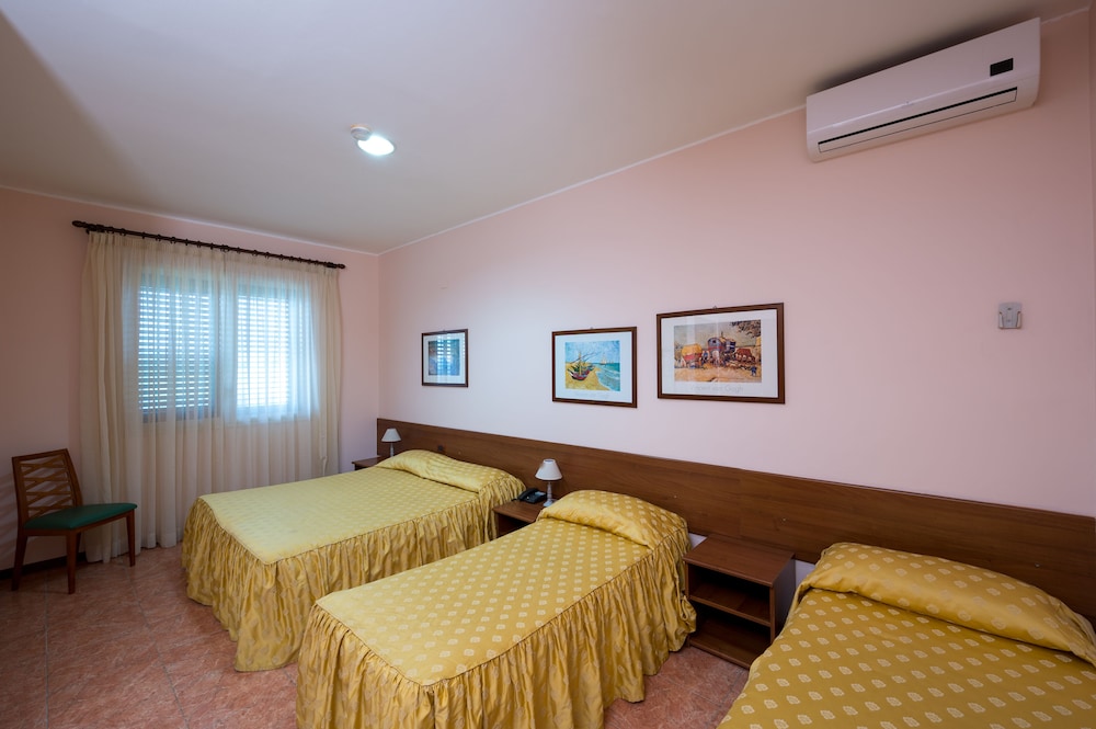 Comfort Quadruple Room photo 2