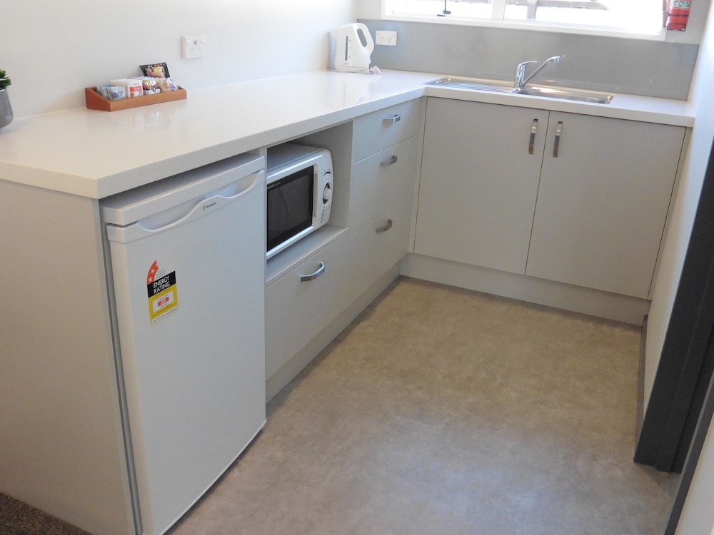Studio Unit with Kitchenette photo 1