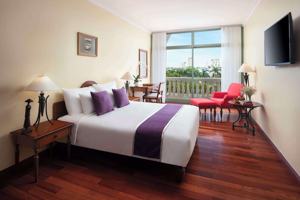 Club Executive Room - Photo 5