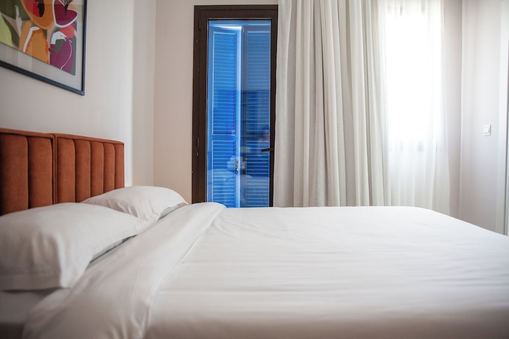 Superior Suite, 1 Bedroom, Non Smoking, Valley View