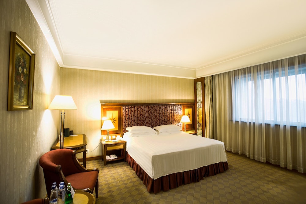 Business Room photo 1