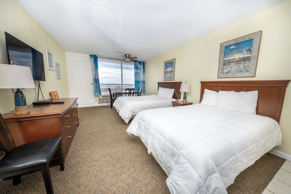 Deluxe Studio, 2 Double Beds, Ocean View, Oceanfront