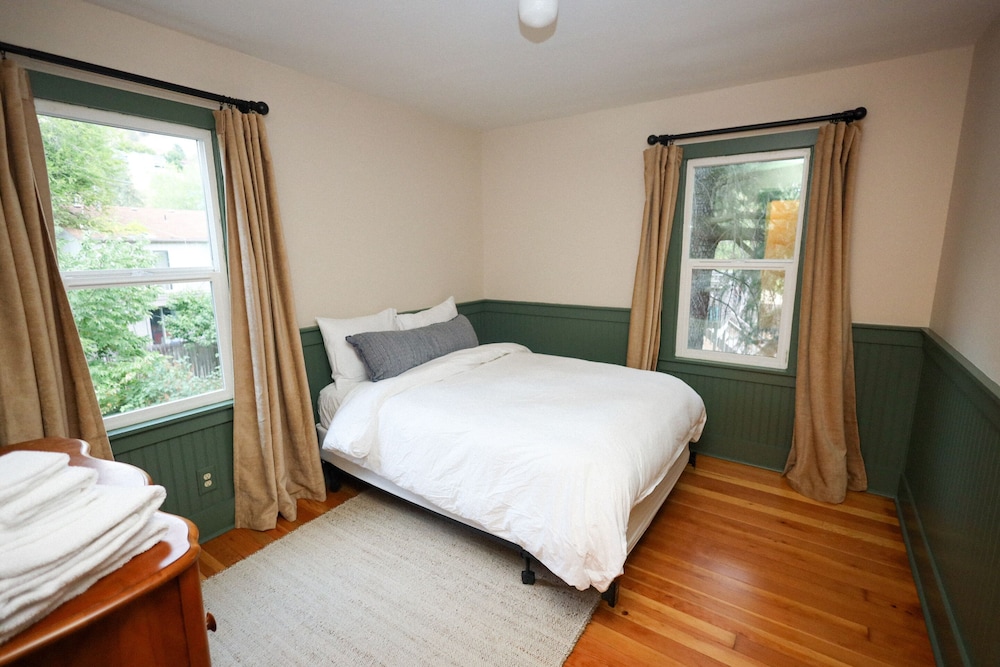 Suite, Shared Bathroom (Double Bed) photo 1