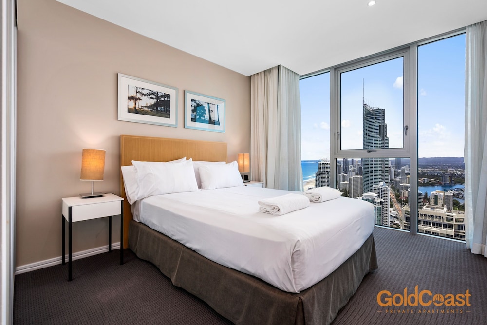 2-Bed Sub Penthouse Apartment Ocean View photo 1