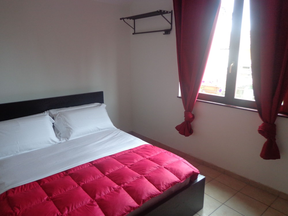 Basic Triple Room, Multiple Beds photo 1