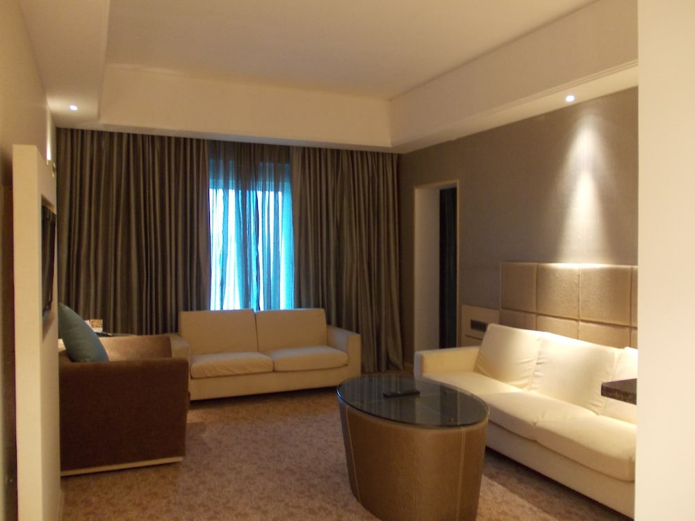 Executive Suite, 1 Bedroom - Photo 4