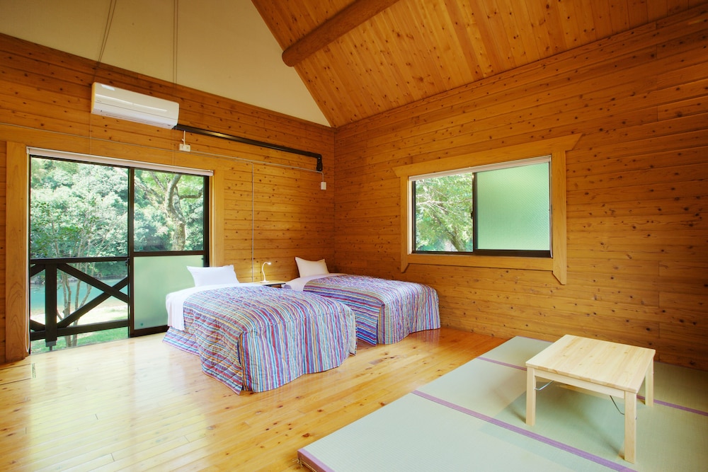 Lodge, Twin Room with river view photo 3
