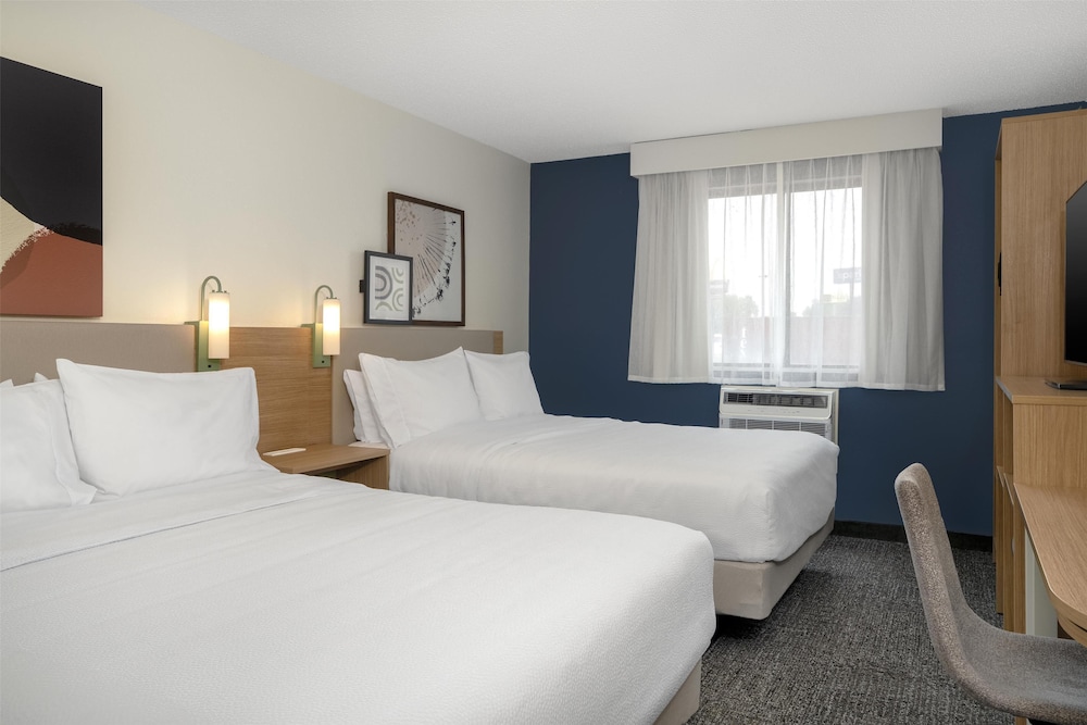 Room, 2 Queen Beds photo 3