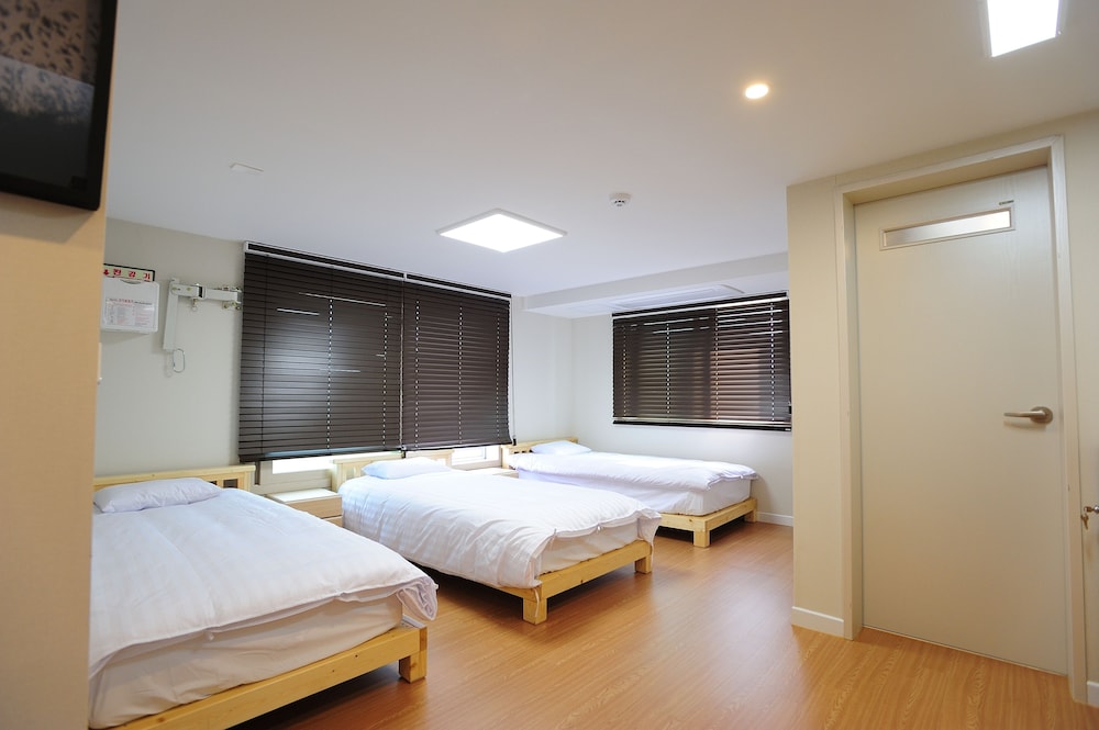 Shared Dormitory, Men only (5 Persons) photo 2