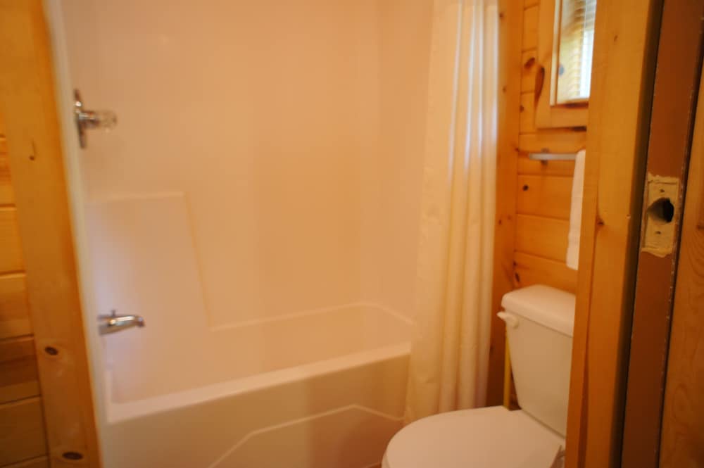 Deluxe Cabin, 2 Bedrooms photo 2