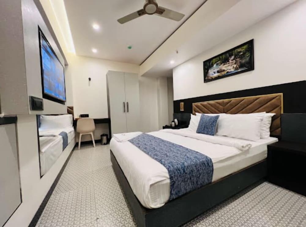 Deluxe Room - Photo 3