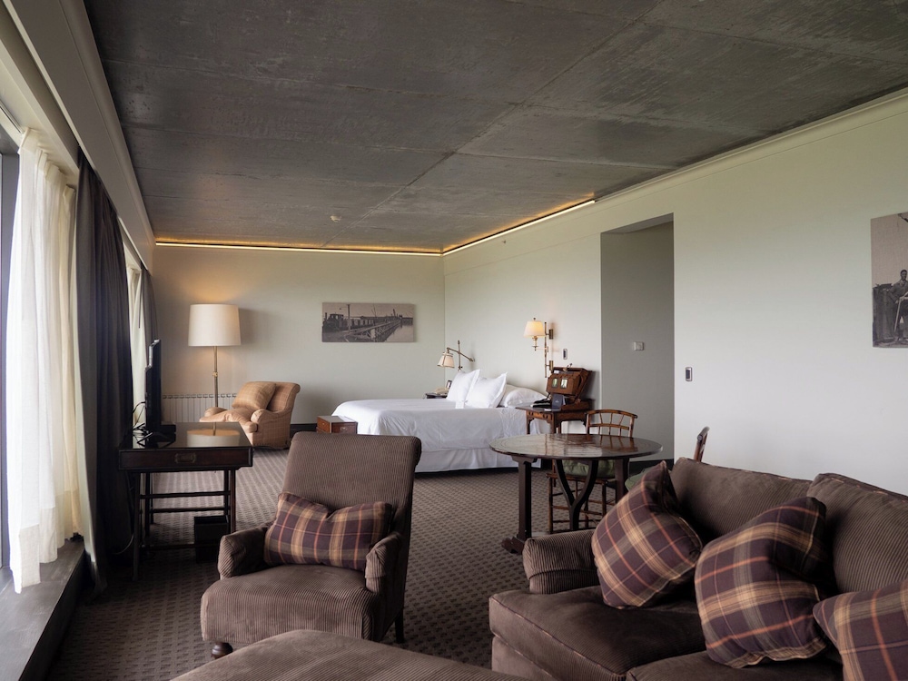 Suite (The Singular) photo 1