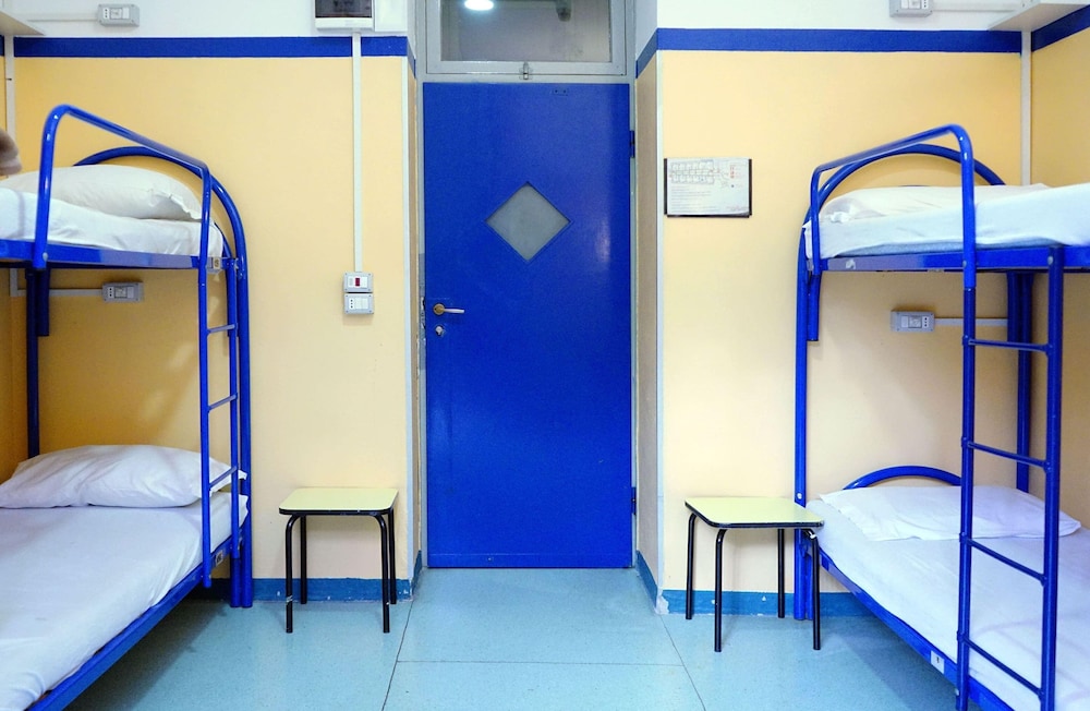 Basic Shared Dormitory, Men only, Shared Bathroom