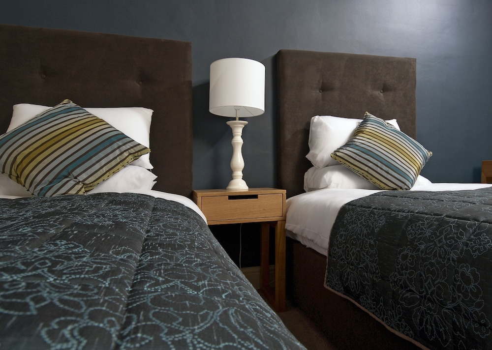 Standard Twin Room - Photo 7