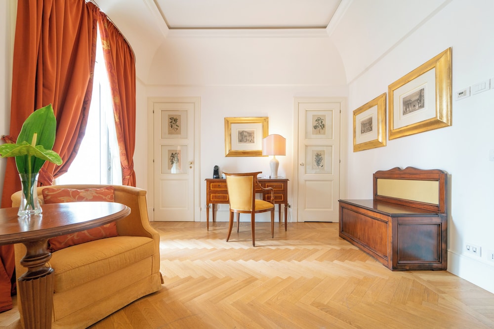 Luxury Suite, 2 Bathrooms, Park View - Photo 8