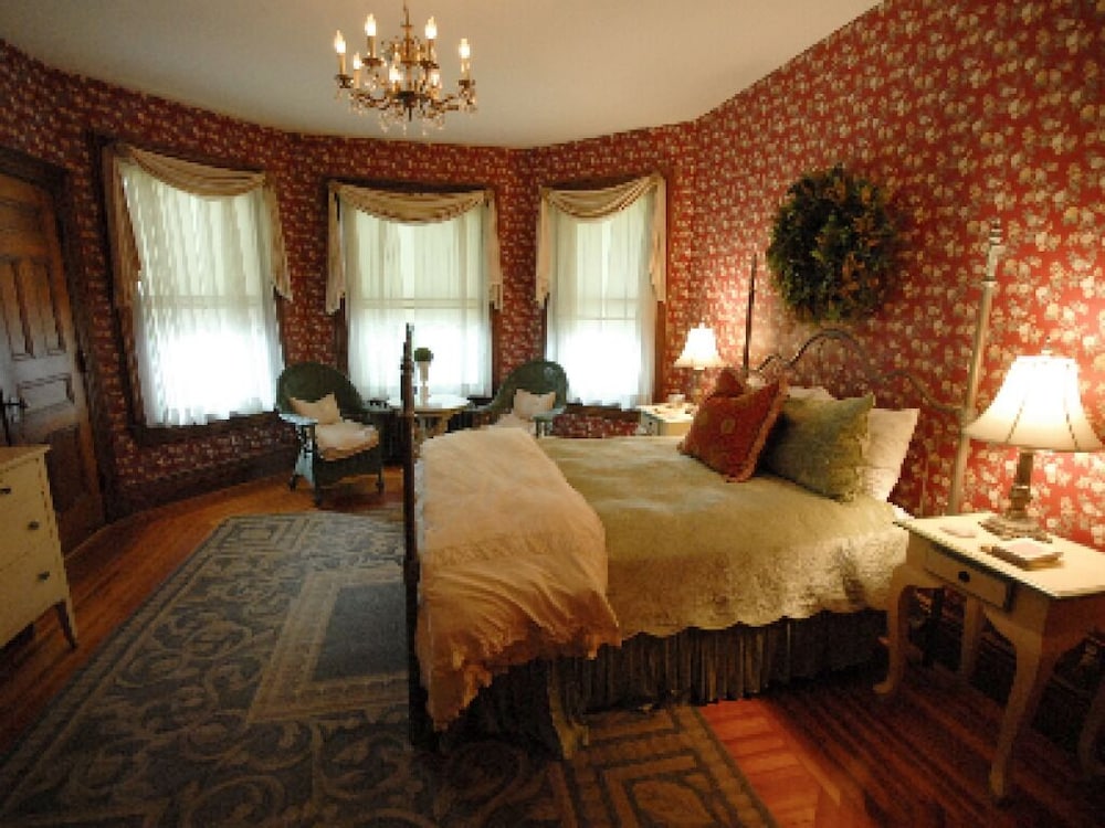 Standard Double Room, Ensuite (Seasons Room)