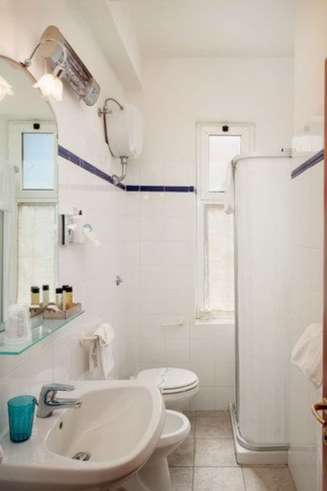 Superior Double Room, Balcony - Photo 4