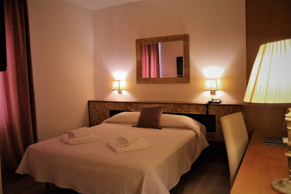 Economy Double Room Single Use photo 1