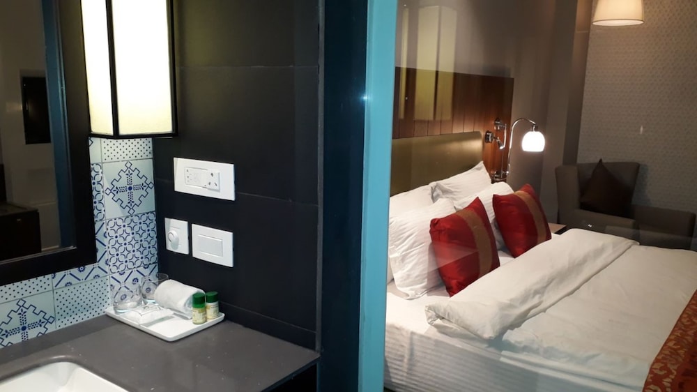 Deluxe Room - Photo 2
