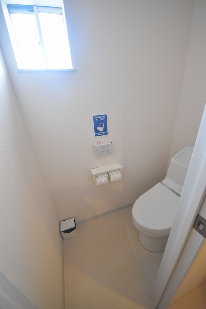 Basic Triple Room, Non Smoking, Mezzanine photo 2