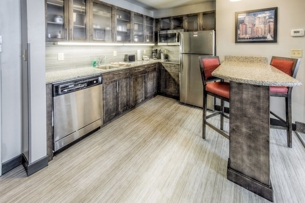 Suite, 1 Bedroom, Accessible, Kitchen (Comm, Tran Shwr) photo 2