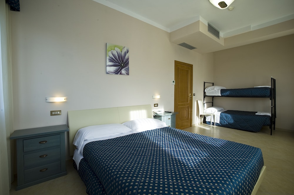Quadruple Room photo 3