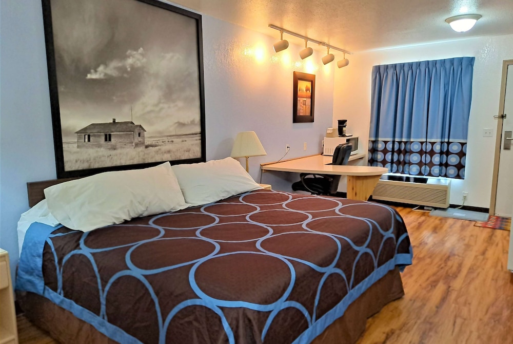 Suite, 1 King Bed, Fireplace photo 1