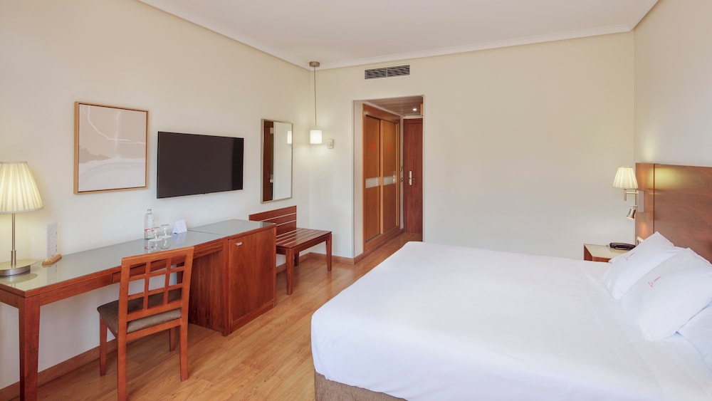 Standard Room, Bathtub - Photo 3