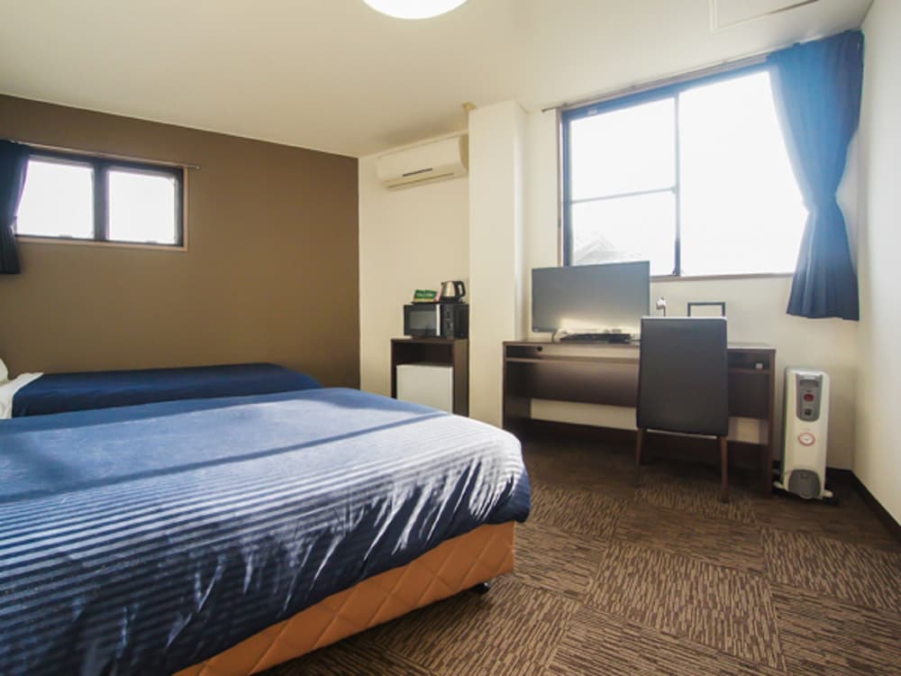 Twin Room, Smoking photo 2