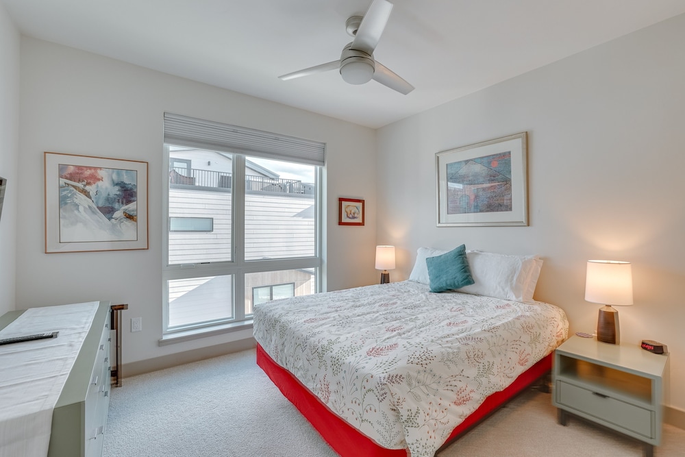 Townhome, 2 Bedrooms photo 2