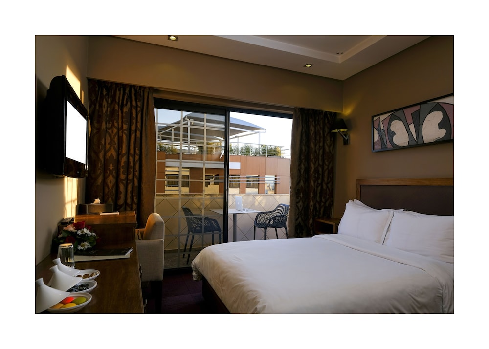Executive Double Room, 1 Double Bed, Balcony, City View - Photo 1