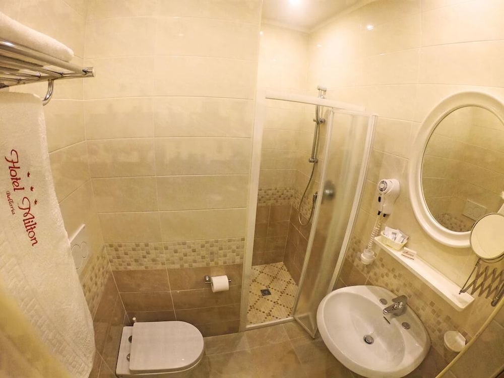 Double Room - Photo 3