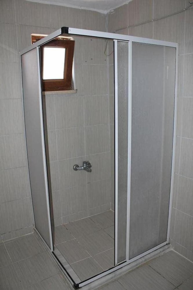 Triple Room, 1 Bedroom photo 3