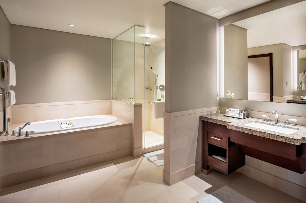 Suite, 1 King Bed (Ambassador)