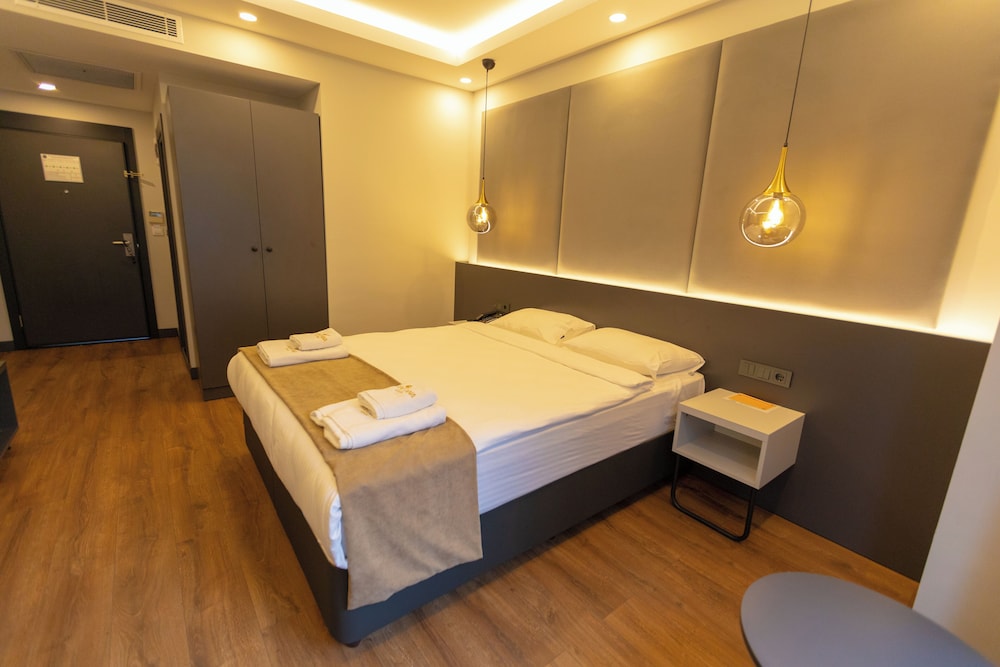 Elite Room