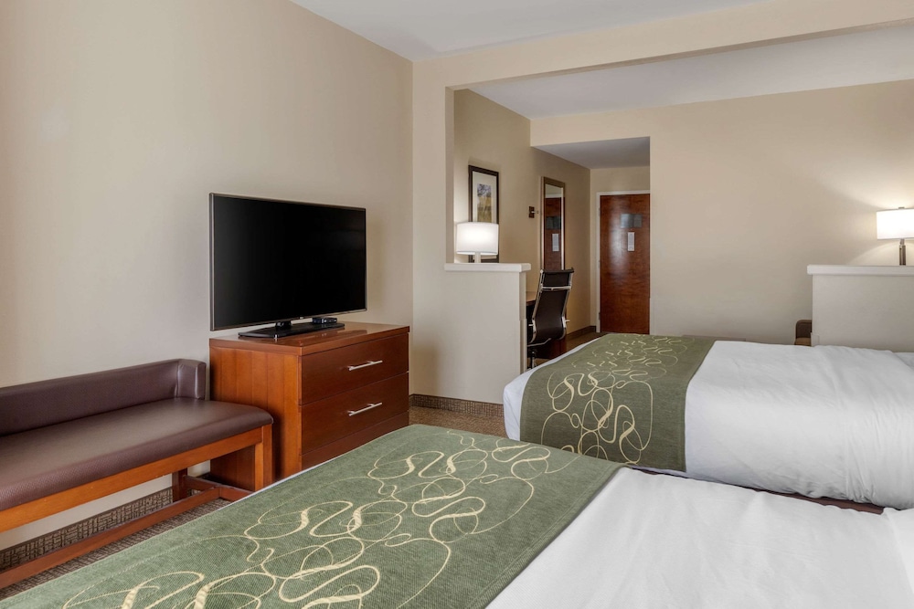 Suite, 2 Queen Beds, Non Smoking - Photo 5