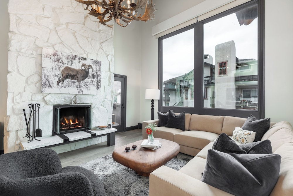 Luxury Condo #360