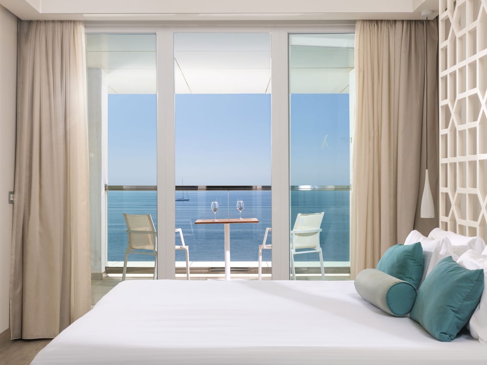Double Room, Balcony, Partial Sea View (Oh La La The One) - Photo 4