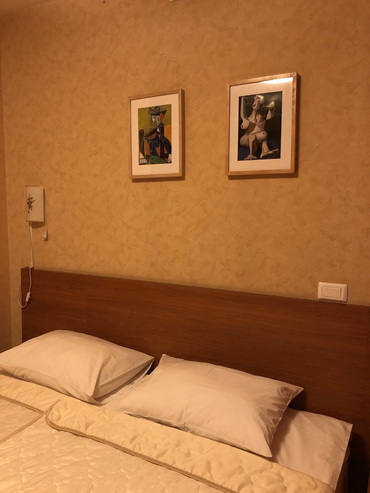 Family Triple Room, 1 Bedroom, Courtyard View
