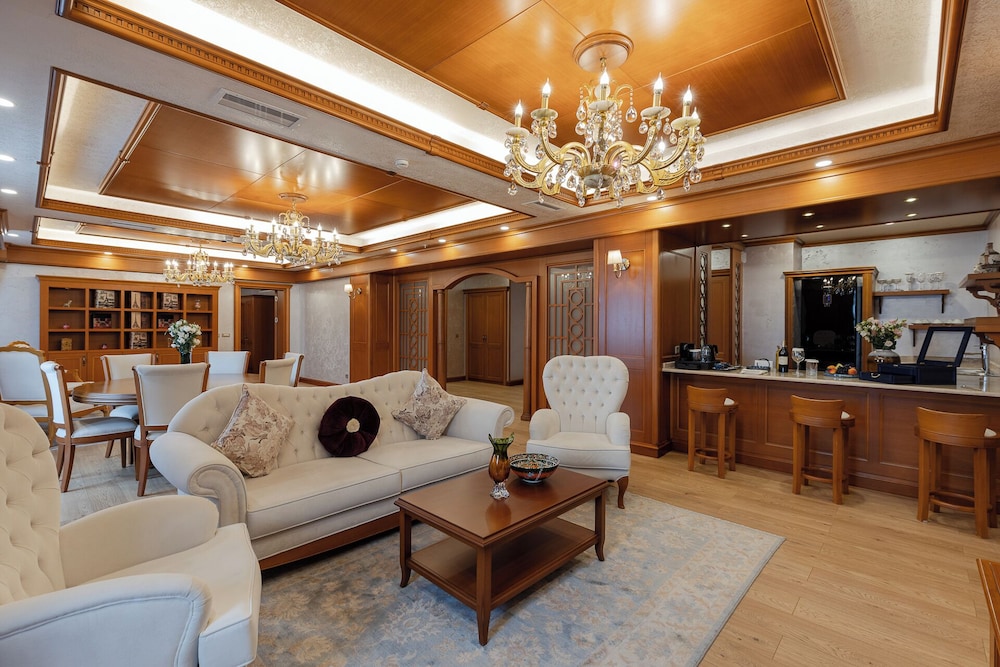 Presidential suite City view