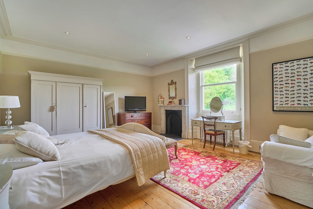 Deluxe House photo 3