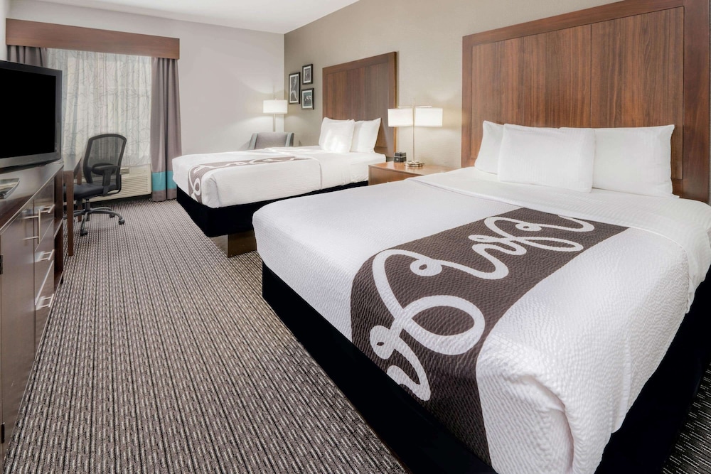 Room, 2 Queen Beds, Non Smoking - Photo 1