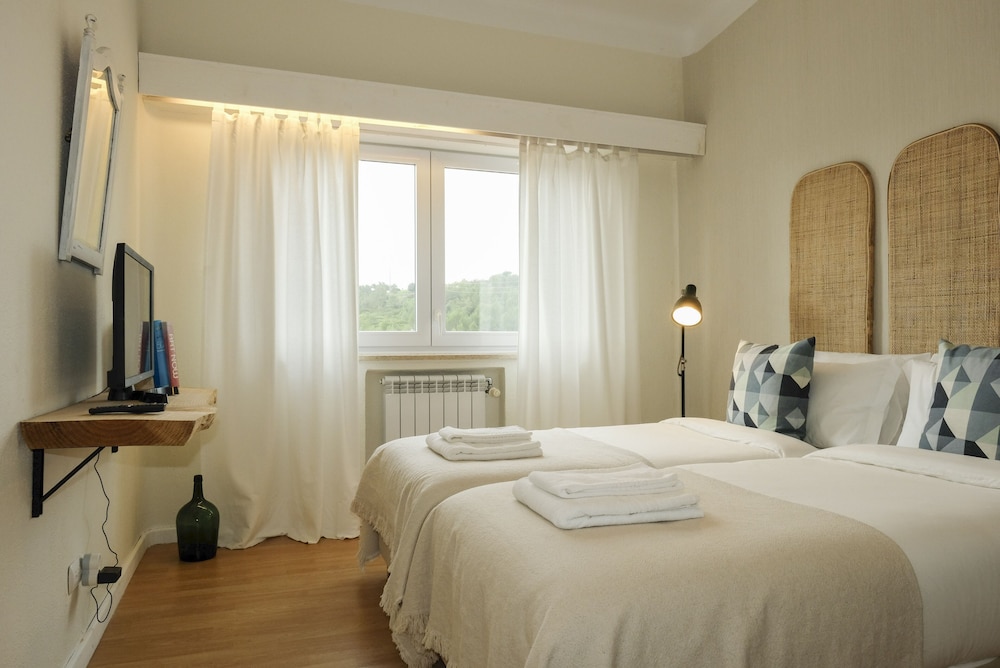 Double or Twin Room, Shared Bathroom (1) photo 3