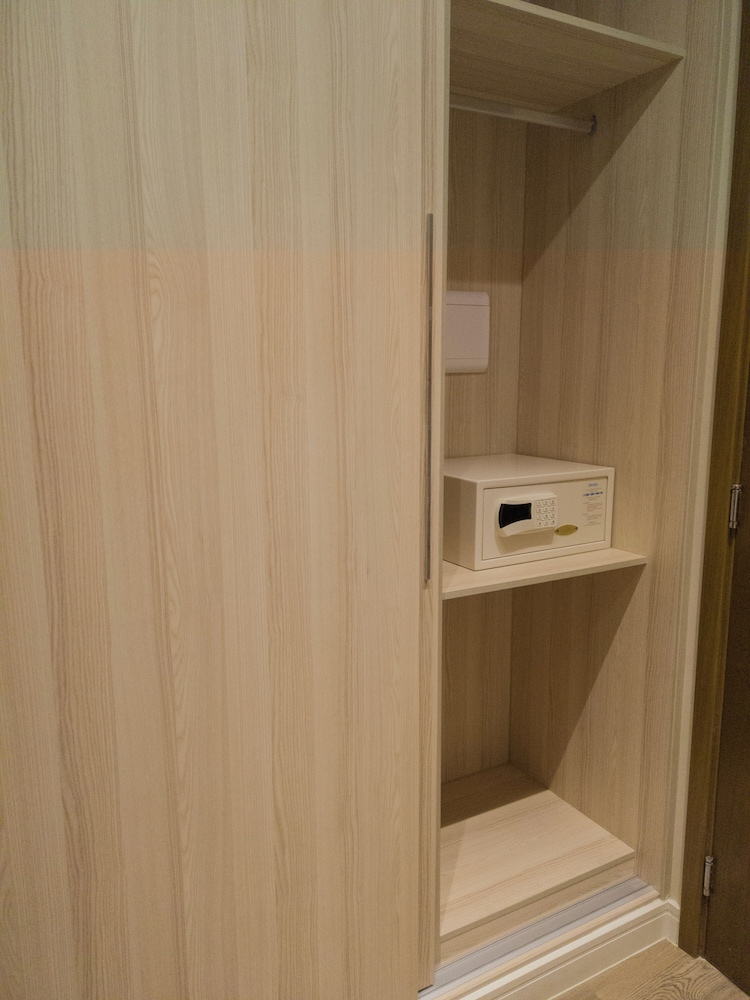 Basic Triple Room photo 3
