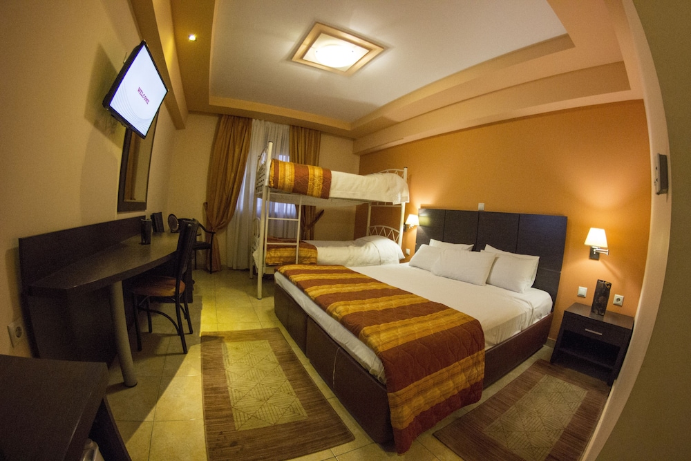 Triple Room - Photo 2