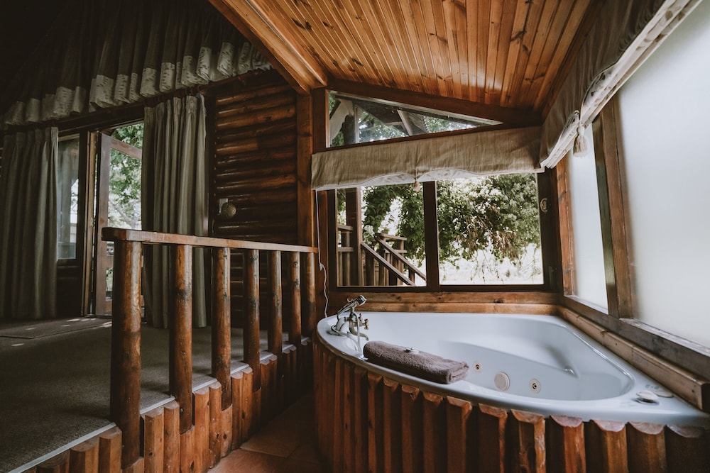 Honeymoon Suite photo 1