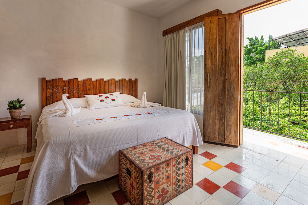 Deluxe Suite, 1 king-size bed and 2 double beds